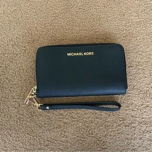 Michael Kors Black Large Leather Smartphone Wristlet Wallet